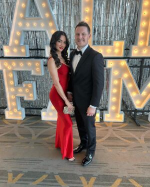Gimena Gómez Instagram - •| San antonio sports hall of fame Gala ✨|•
.
.
.
#sanantoniosportshalloffame #sanantoniosports #roadrunners #texas