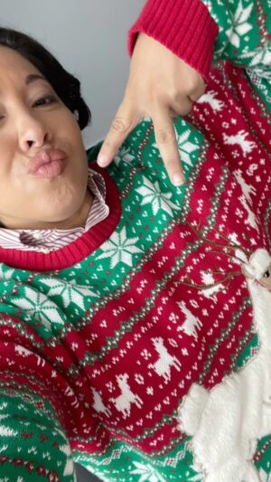 Gina Brillon Instagram - Merry Christmas from mama Truckle and the Truckle gang 🎄#wedochristmas #dashingthroughthesnow wishing you all the very best 😘