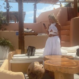 Gina Dirawi Instagram - Pallar internet verkligen ännu en svensk på Ibiza?