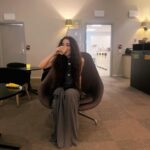Gina Dirawi Instagram - Tack för den fina responsen angående @ginadirawifoundation ! Vi har redan fått in många ansökningar, men vi vill såklart ha in fler! Är du gymansieelev i Sundsvall och utövar något typ av konstnärligt arbete eller vill nominera en kompis, in på www.ginadirawifoundation.com och ansök till stipendiet idag❤️