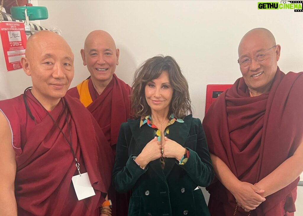 Gina Gershon Instagram - So thankful to have been a part of a wonderfully beautiful evening honoring the 37th annual Tibet House - such a great cause- such beautiful people - such a loving positive vibe. Thanks to @laurieandersonofficial always, and to @philipglass for putting together such a special time. More photos to come 🙏🏻🙏🏻🙏🏻❤️#tibethousebenefitconcert #tibethouse #carnegiehall