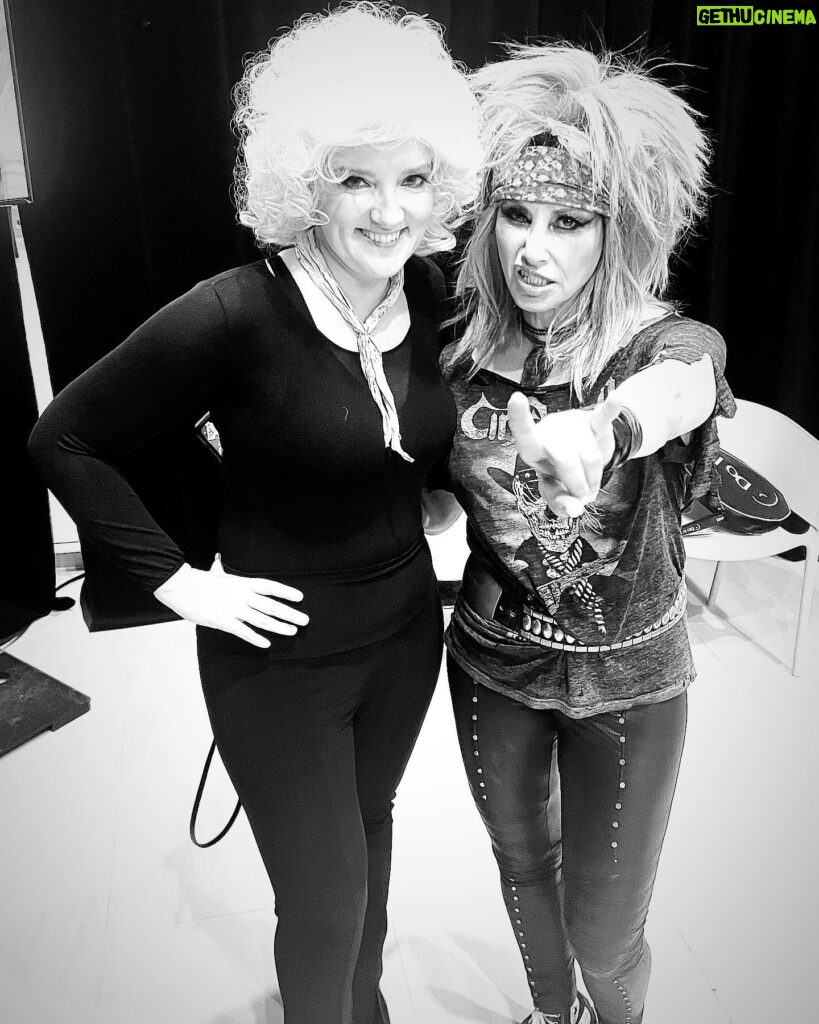 Gina Gershon Instagram - Me and @thebrandyclark backstage do our 80’s thing at #girlsjustwannahavefun weekend. So proud of all my friends up for grammys- beautiful @thebrandyclark up for 6 i believe?! You go girl