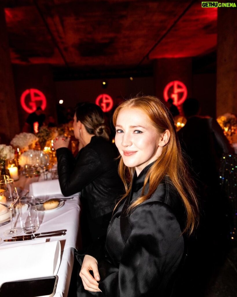 Gina Stiebitz Instagram - @armanibeauty x @harpersbazaargermany Berlinale Dinner 🧨