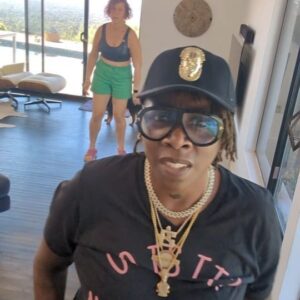 Gina Yashere Instagram - In honour of my Alabama brothers & sisters, here's a lil Black Power for ya!
Oo is it????
GIMME THE ARTIST! GIMME THE YEAR!!

BEFORE YOU ASK;
Queen Idia cap @kodedsignature
Glasses #tomford with my own prescription via @gimme_props_eyewear
And please show @djcarrielisa some love. She made me this #Choonsontuesdays tee & presented it to me at Detroit leg of #thewomankingofcomedy tour!

And now I'm gonna steal & sell as merch 
WHO'S BUYING?

LOVE MY FANS!

Last Woman King date is LOS ANGELES....PULL UP!!!
DON'T ASK ME SHIT!! GINAYASHERE.COM FOR DEETS

#choonsontuesdays #choonsontuesday #noshazam #under30sdontevenbother #thisaintyourgame 
some lo