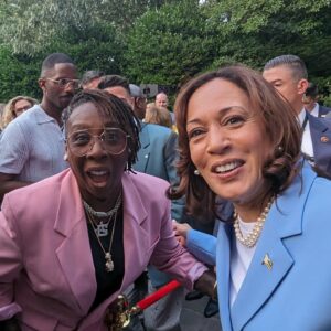 Gina Yashere Instagram - So this happened last night!
Whirlwind trip to DC to attend a #Pride event organized by @glaad at the @vp residence for a bunch of queer activists, celebs & me 🤣
Got to represent my show @bobheartsabishola so the #nigerians were represented!
Think black people made history, Electric slidin’ & doing the wobble, on the VP's lawn & nobody got their tits out 🤣
Tho I was slightly disappointed that all these gays & AN OPEN BAR....YET NOT ONE DRUNK SKINNYDIPPER 🤣
And you know I weren't leaving there without a selfie with @vp 😜
Now on my way to New Orleans to take part in some panels at @essencefest 
So you know there's another #ginashotelrooms coming...
LIFE IS GOOD

Get your tix for #thewomankingofcomedy tour
PORTLAND OR
DETROIT
LOS ANGELES 
WASHINGTON DC
CHICAGO
MONTREAL 
TORONTO

DON'T ASK ME SHIT!! GINAYASHERE.COM FOR DEETS

Videos & pics  taken with my trusty #googlepixel7pro
#giftfromgoogle
@googlepixel_us
#kamalaharris #vicepresident comedy #comedian #ginayashere #nigerian #naija #kemi #bobheartsabishola #standup #standupcomedy