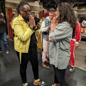 Gina Yashere Instagram - This week I said an emotional goodbye to my life changing show @bobheartsabishola.  5 years ago, a meeting with Chuck Lorre changed the course of my life & career, & myself and a talented group of people wrote 95 episodes of groundbreaking TV, brought to life by a most amazing team of people, from the cast, to directors ,costume, lighting, grips, set dressers, and props.
We became a family, & I will miss them all. 
Creating & playing Kemi was the greatest of honours. I loved every second of it & I'll miss her SO MUCH.
I will take what I've learnt & hopefully create more stories while also helping my friends do the same.
This isn't the end. Just a new beginning.
I thank you all for your support, and I'm forever grateful.
ONWARDS & UPWARDS