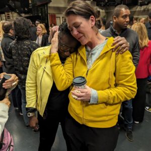 Gina Yashere Instagram - This week I said an emotional goodbye to my life changing show @bobheartsabishola.  5 years ago, a meeting with Chuck Lorre changed the course of my life & career, & myself and a talented group of people wrote 95 episodes of groundbreaking TV, brought to life by a most amazing team of people, from the cast, to directors ,costume, lighting, grips, set dressers, and props.
We became a family, & I will miss them all. 
Creating & playing Kemi was the greatest of honours. I loved every second of it & I'll miss her SO MUCH.
I will take what I've learnt & hopefully create more stories while also helping my friends do the same.
This isn't the end. Just a new beginning.
I thank you all for your support, and I'm forever grateful.
ONWARDS & UPWARDS