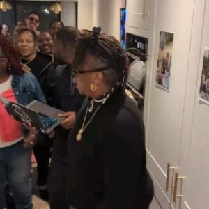 Gina Yashere Instagram - This is an easy one for my Brits!
WHO REMEMBERS JUNGLE???
Popped over to London to support my bestie @lylarow as she laid to rest our beloved Auntie Rachel, but tho the day started off sad, we ended in celebration.
Can't believe this choon is 30 YEARS OLD.

AND NO, MY FRIENDS DID NOT KNOW THE WORDS 🤣

GIMME THE ARTIST!! GIMME THE YEAR!!
OO IS IT???

#choonsontuesdays #choonsontuesday #noshazam #under30sdontevenbother #thisaintyourgame