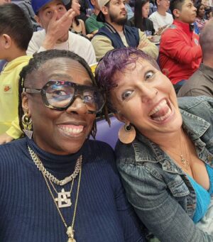 Gina Yashere Instagram - Happy burfday to my ride or die, #choonsontuesdays backup dancer, Nina Rose, aka  Ninja.
May we have many more years of fun, laughter & love
❤️❤️