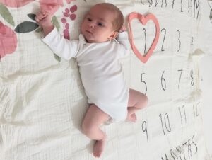 Gioia Arismendi Instagram - 1 Mes de Gala 💎 Isabella 🪷 30.11.2023 
.
La vida es bella 😍
.
Enamorada de las Reinas de mi corazón las maestras de mi alma Stella ⭐️ Vera 🍀 la primogénita quien acompaña con todo su amor a la hermanita 💕💝💕
.
Gracias Gracias Gracias porque #yosignifico #iamenough #yosoy Soham I Am Gioia Arismendi en Abundancia y Prosperidad rodeada de Éxito y Amor! Amén!!! 💟🕉☮️⚛️
.
Gracias al Universo 🌌 a Dios Padre Madre a la Vida en mi máximo esplendor como #gioiamom #gioiamoms la mejor y más importante faceta de mi vida, abrazando y amando este privilegio de ser madre de 2 hermosas princesas 👸!!! 
.
#LactanciaMaternaExclusiva #PuraVida #PuroAmor #lechematerna 
.
Siempre en el único e infinito camino #AmorMotorDelMundo 
#gioiaarismendi 
#bambolabygioia 
#gioiamom #gioiamoms 
#espaciomadre 
#gioiainfinita❤️ 
#gioiarte 
#familia #hijas #GalaIsabella #1mes #hermanas #stellavera #mamitabella #amorincondicional #Agradecidas #Gracias #GraciasDios