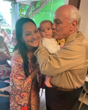 Gioia Arismendi Instagram - Bautizo 🕊️ Gala 💎 Isabella 🪷 13.01.2024 
.
Gracias a todos por estar los Amamos!!! 🙌🏻♥️🧿🪬⭐️💎 Unidos en el Amor a Dios Padre Madre 🫶👐💓y recibiendo su bendición!!! 
Gracias Padrinos 👐 Familia ♥️ Amigos 🙌🏻!!! 
.
Y así la pasamos en una celebración 🍾 íntima y maravillosa!!! Ahora compartiéndola con todos ustedes!!! 🥰
.
Gracias especiales por el lugar maravilloso, en su VIP, atendidos clase aparte Gracias Gracias Gracias Dani con la divina comida y atención del Restaurant 🍴 @gourmetplanetve ✅🙏👍🏻⭐️ @gourmetplanetlpg 
.

Gracias Gracias Gracias 🙏👐🙌🏻🫶 
Amén Amén Amén 
.
Make Up & Stylist & Asesoría de Imagen @bambolabygioia 💄
.
Photos Fotos de mi celular! 📱 
.
Siempre en el único e infinito camino de Dios en #AmorMotorDelMundo 
#gioiaarismendi 
#bambolabygioia 
#gioiamom #gioiamoms 
#amoromcondicional
#amordeDios
#familia
#bautismo 
#gioiainfinita
#gioiarte 
#Agradecidos #Gracias #GraciasDios 

Ya conoces @gourmetplanetve @gourmetplanetlpg