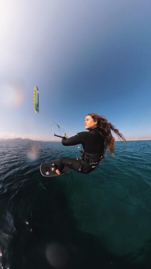 Gisela Pulido Instagram - this feeling 🌊 >>>>>>>>>

🤳🏿 @gopro MAX 360 // #kitesurf
