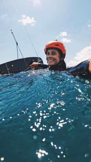 Gisela Pulido Instagram - NOS VEMOS EN PARÍS‼️

Gracias por todo el apoyo durante esta proceso!! 🤍
Ahora toca descansar y preparar la cita más importante de mi carrera 🙌🏼

#kitesurf #juegosolimpicos