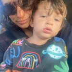 Giulia Bevilacqua Instagram – Auguri amore nostro !
Il nostro Argento vivo, la nostra gioia. 
Ti amiamo. 
mamma papà e Vitto ❤️
@clavelnic #3anni