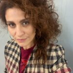 Giulia Bevilacqua Instagram - Alle prove avevamo immaginato Serena più riccia e cotonata poi abbiamo preferito che fosse più semplice, com'è lei. I provini sono una fase importantissima per trovare il personaggio e per me è un vero spasso. Stasera il secondo appuntamento con il #metodofenoglio su @rai1official di @cas__ale. Mi raccomando, perché stasera si entra nel vivo della storia e sarà sempre più un crescendo di emozioni e tensione.