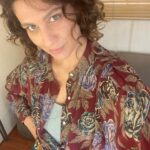 Giulia Bevilacqua Instagram - Alle prove avevamo immaginato Serena più riccia e cotonata poi abbiamo preferito che fosse più semplice, com'è lei. I provini sono una fase importantissima per trovare il personaggio e per me è un vero spasso. Stasera il secondo appuntamento con il #metodofenoglio su @rai1official di @cas__ale. Mi raccomando, perché stasera si entra nel vivo della storia e sarà sempre più un crescendo di emozioni e tensione.