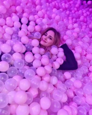 Giulia Elettra Gorietti Instagram - Un pomeriggio bellissimo al 
@museumofdreamers 
.
.
.
.
.
.
.
#museumofdreamersroma #girls #italian #brasilian #german #portuguesa #moms #daughters #giuliaelettrago #funny #happy #barbiehouse #barbie