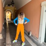 Giulia Elettra Gorietti Instagram - Walking with my fav #shoes SHOES @cljd_shoes OUTFIT @soallure #noadv #gift #roma #rome #walking #wig #actress