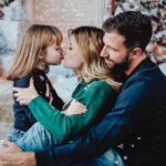Giulia Elettra Gorietti Instagram - Buon Natale a tutti voi. Vi auguro più che felicità stasera …la serenità. A capodanno poi cambierò augurio.😄 Godiamocelo e sentiamoci fortunati pensando a cosa accade altrove. Love @ovspeople @ovskids . . . . . . #christmas #natale2023 #natale #natale23 #family #winter #navidad #buonnatale #mangiamoper24ore #giuliaelettrago #violante #pietroiemme9