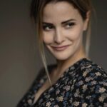 Giulia Elettra Gorietti Instagram - Queste sono le foto scattate ieri per il mio nuovo book NON LAVORATE,al naturale. Erano anni che non le facevo nuove e quindi ho conosciuto per la prima volta le mie prime rughe…e mi piacciono. Forse perché ho imparato ad amarmi davvero proprio oggi♥️ Grazie a @thefalsepaolopalmieri secondo me il più bravo di tutti senza paragoni.#book #new #cinema #love #actress
