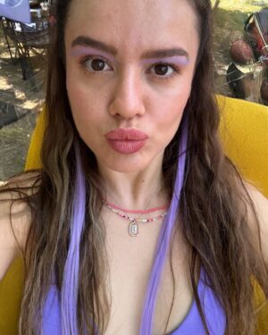Gizem Denizci Instagram - Full of joyyy 😍🥳🪽🪽🪽🌻☀️🌈🍕🍭 #festivalvibes