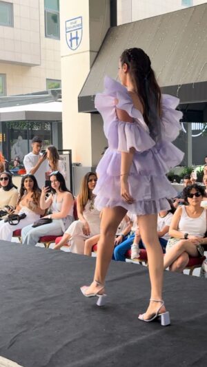 Gizem Denizci Instagram - Aşırı eğlendiğim bir #runway günü 🦄 🪽🪽🪽🛫