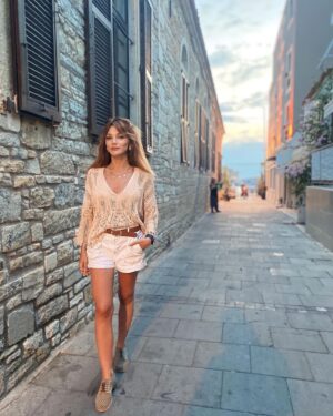 Gizem Ünsal Instagram - Denizlere çıkar sokaklar 🎶