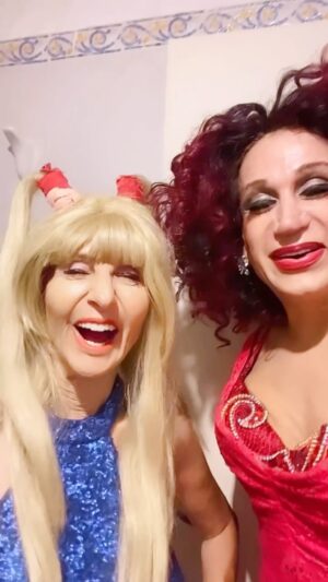 Gladys Florimonte Instagram - La Chuchi y La Moro!! 😜🤣😂

Cumpleaños de la Bella Zulema en Santiago del Estero. 💕🎂😘✨

Genia @florimontegladys!! Siempre un placer compartir Shows con vos.
No paramos de reírnos!! 😂🌺🌈💖
Besosss para José!! 😜

Agradecidos : @ariastadeo 🥰