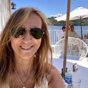 Gladys Florimonte Instagram - Me gusta disfrutar del domingo, del verano, de la vida ☀️

Hoy elegí estar frente al lago San Roque ♥️