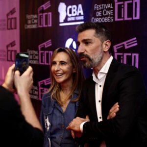 Gladys Florimonte Instagram - Personalmente me gusta disfrutar cada momento del trabajo… simplemente porque me hace feliz 😉

Anoche junto a parte del elenco y equipo de @peliculalachancha estuve en la Apertura del Primer Festival de Cine Cordobés en la ciudad de Villa Maria. 

Gracias por cada palabra y por el recibimiento tan amoroso ♥️

@elpumagoityok 
@franco_verdoia 
@cultura.cba 
@m.inesmoyano 
@incaa_argentina 
@agenciaab 

#pelicula #cine #cineargentino #espacioincaa #gladysflorimonte #lachancha #actriz #actrizargentina