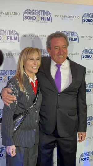 Gladys Florimonte Instagram - Anoche de festejo por los 90 años de Sono Film en el @museomalba .
Gracias Luis Scalella

@agenciaab 

#argentina #sonofilm90años #museomalba