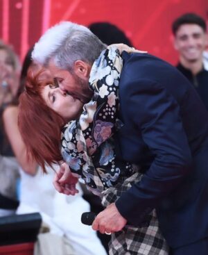 Gladys Florimonte Instagram - Un final feliz! Te amo @marcelotinelli sos el uno ♥️ #bailando2023