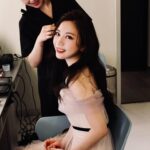Gladys Tsai Instagram - 一些演出後台的抓拍 溫暖的人們才能讓你溫柔的笑著 希望日子每天都能這樣可可愛愛🥰 👗 @lepapillon.co 📷 @ricahsieh0426 💄 @yunnietang_makeup #love #life #work #music #broadway #dress #concert #mc #host #friends #ootd #lifestyle #生活 #日常 #工作 #音樂會 #主持 #主持人 #狂美交響管樂團 #百老匯 #禮服 #朋友