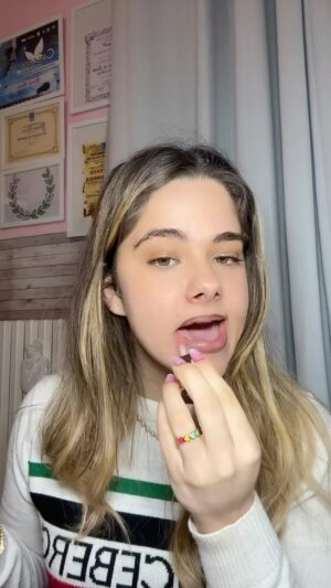 Glenda Resta Instagram - Che ne pensate??? Almeno siamo certi che duri tutto il giorno ahahah
