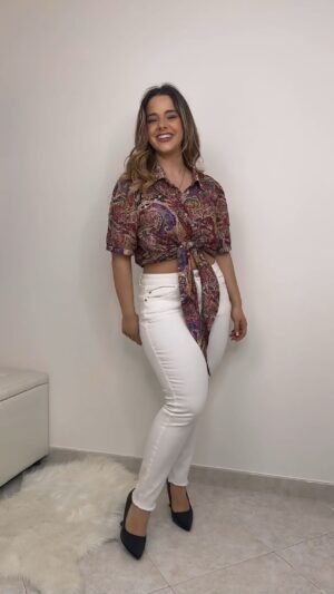 Glenda Resta Instagram - Instagram vs Reality😂
Ma quanto sono belli questi outfit super primaverili? 🥹🌷🫧🌸 Qual è il vostro preferito? 1 o 2? @fiorella_rubino #livefree #fiorellarubino #curvyfashion #NuoviArrivi2024 #Adv