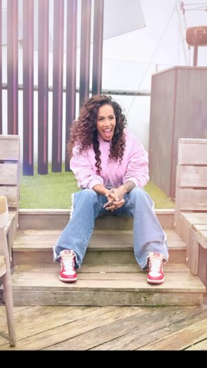 Glennis Grace Instagram - Laughing is, and will always be, the best form of therapy ❤️