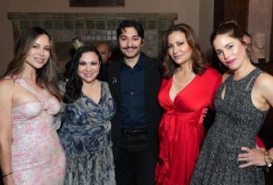 Gloria Calderón Kellett Instagram - The Calvary came out to support. Thank you @equisculture for throwing the most beautiful celebration for “One of The Good Ones!”

@equisculture
@pasadenaplayhouse
@gloriakellet

Photo credit Getty // Gonzalo Marroquín @g.n.z.0