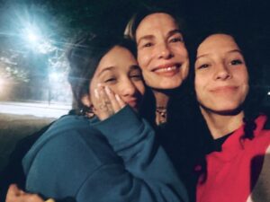 Gloria Carrá Instagram - Gracias 🙏🏻 mi vida es más hermosa a partir de ustedes ✨✨

El amor más grande que conocí ❤️
@angelatorres @amecaceres_