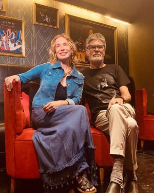 Gloria Carrá Instagram - Agenden 15 de Mayo!! Ese será el estreno de  Que será de ti este proyecto que nos tiene muy contentos y que pronto contaremos más. Les adelanto que viene de la mano de @javierdaulteoficial 
Lugar @cafeberlinbuenosaires 

Director musical @lolomicucci 
Batería @colobelmonte 
Bajo @horaciochichosalerno