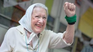 Gloria Carrá Instagram - Norita, enorme y chiquita. 
Ejemplo de lucha con sonrisa. 
Siempre en nuestros corazones ❤️✨
