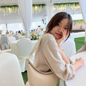 Go A-sung Instagram - Thank you @jonathan.anderson 
Thank you @loewe 
🤍