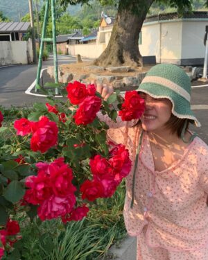 Go Eun-ah Instagram - 내가 좋아하고 사랑하는 모든것들이 담겨있는♡
꽃🌹아가들🐶 가족👨‍👩‍👧‍👦
아빠가 찍어준 사진❤

#방가네
@imxux9  @91_mir_0310