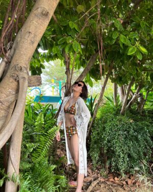Go Eun-ah Instagram - 너무이쁜이곳~!!! 나무 꽃 
내가 좋아하는 모든게 다 있드아 #힐링

#세부 #여행 🌴🌼