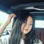 Go Bo-gyeol Instagram - 봄비가 내리는 날 📸🌺 곱슬머리😛 a spring rainy day