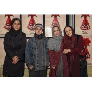 Golab Adine Instagram - "بانوى محبوب من"
٦-اگر مايليد برگ بزنيد:  آلبوم ديگرى از هنرمندان عزيز و گرامى كه به ديدن نمايش ما نشستند
