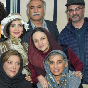 Golab Adine Instagram - "بانوى محبوب من"
٦-اگر مايليد برگ بزنيد:  آلبوم ديگرى از هنرمندان عزيز و گرامى كه به ديدن نمايش ما نشستند