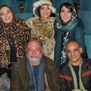 Golab Adine Instagram - "بانوى محبوب من"
٦-اگر مايليد برگ بزنيد:  آلبوم ديگرى از هنرمندان عزيز و گرامى كه به ديدن نمايش ما نشستند