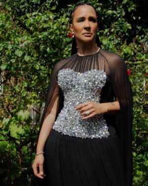 Golda Rosheuvel Instagram - BAFTA Television Awards.
Presented Drama Series
With the fabulous @cushjumbohere 

Wearing:
@carolinaherrera Custom Dress. 

@manoloblahnik 
Shoes 

@bulgari 
Jewellery 

Stylist: @jasonrembert 
Hair: @dionnesmithhair 
Makeup: @kennethsohmakeup