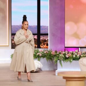 Golda Rosheuvel Instagram - Had the best time chatting with @iamjhud. @jenniferhudsonshow 
My hart was full to the brim, topped up by a beautiful surprise message from @shondarhimes ❤️ Big love to both these sensational women. Thank you.

Coat @palmerharding 
Shoes @rejinapyo 
Earrings @korblossom 

The Team
@theledecompany 
@jasonrembert 
@dionnesmithhair 
@makeupbyejgregory