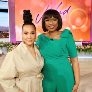 Golda Rosheuvel Instagram - Had the best time chatting with @iamjhud. @jenniferhudsonshow 
My hart was full to the brim, topped up by a beautiful surprise message from @shondarhimes ❤️ Big love to both these sensational women. Thank you.

Coat @palmerharding 
Shoes @rejinapyo 
Earrings @korblossom 

The Team
@theledecompany 
@jasonrembert 
@dionnesmithhair 
@makeupbyejgregory